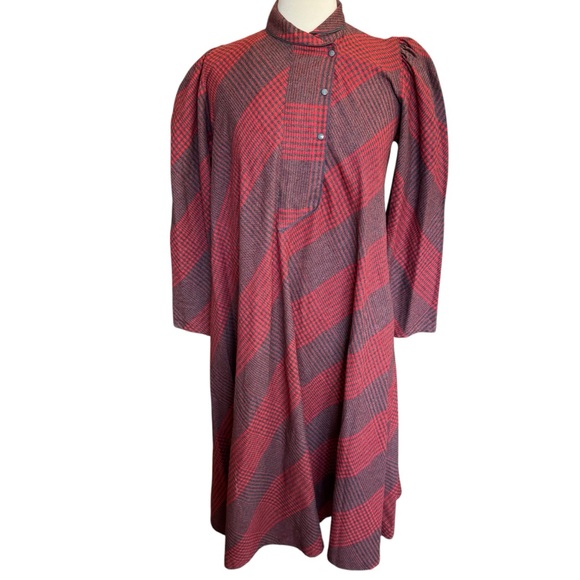 Gerard Darel Dresses & Skirts - Vintage Gerard Darel Dress Red Gray Plaid Women’s Sz 38 ( US Sz 6) Long Sleeve